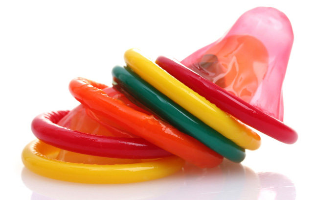 Латексные или полиуретановые презервативы