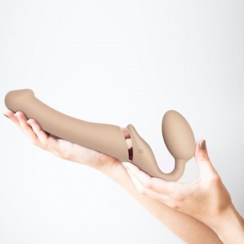 Strap-On-Me Vibrating Flesh M - Безремневой страпон с вибрацией, 18х3.3 см (телесный) - sex-shop.ua