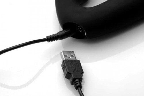 Tri-Volver Rechargeable Strapless Strap On - Безремневой страпон с вибрацией, 21.5х3.1 см
