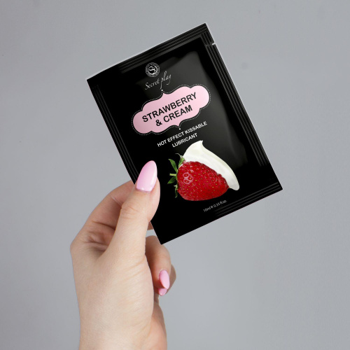 Boss Secret Play Strawberry with Cream - Лубрикант с согревающим эффектом, 10 мл (клубника) - sex-shop.ua