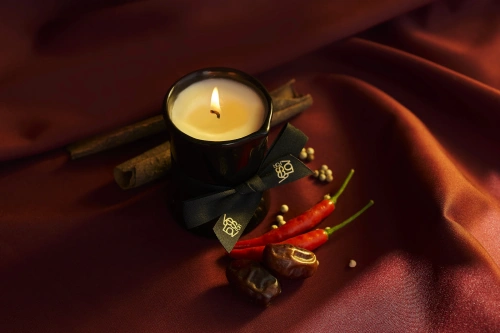 YESforLOV Titillating Massage Candle - Свеча для массажа с волнующим ароматом, 120 мл
