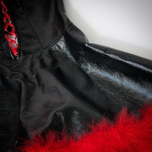 Эротический костюм Obsessive Diabella (Черно-красный, S/M) (S/M) - sex-shop.ua